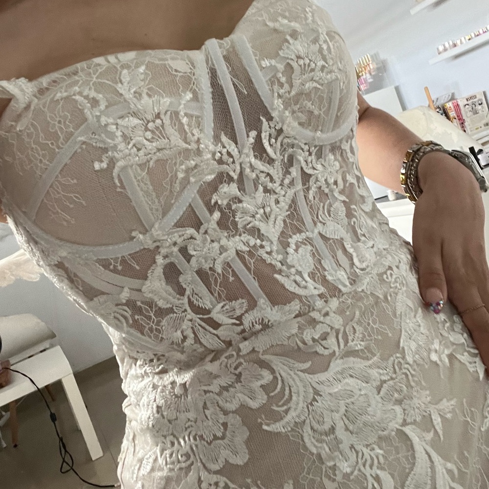 Elegant White Lace Off-Shoulder wedding Dress